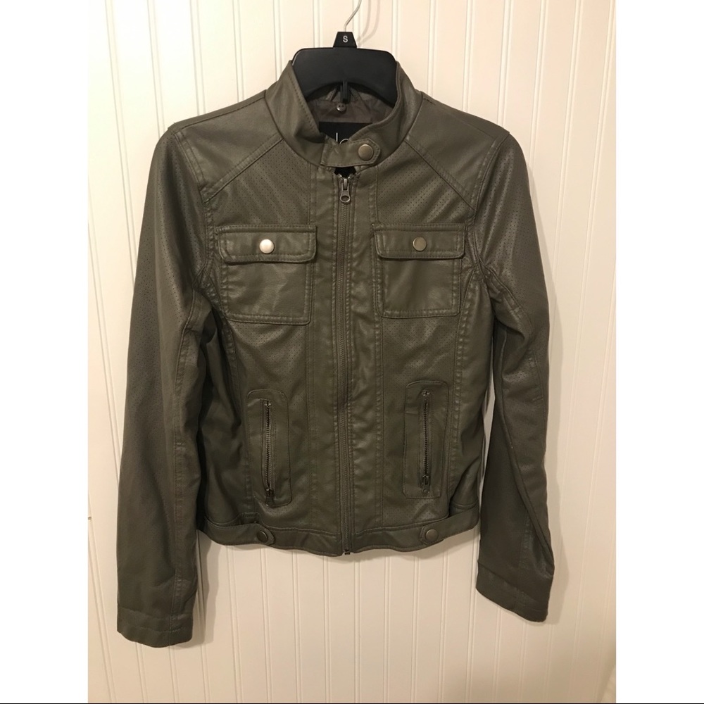 Women’s Gray Leather Jacket